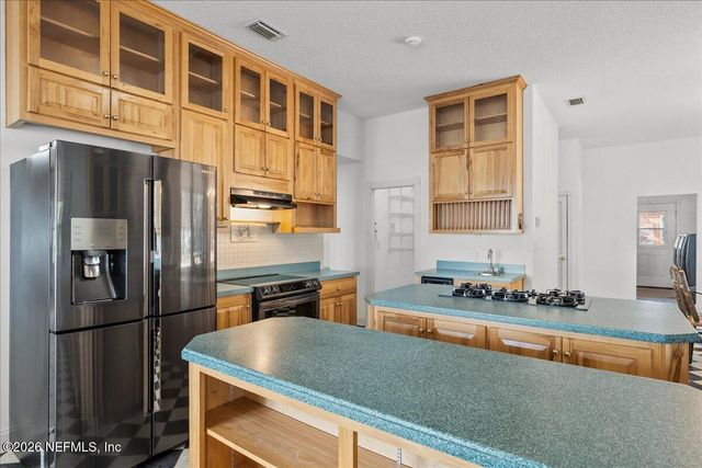 533 W RIVER Road, Palatka, FL 32177