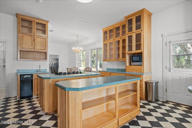 533 W RIVER Road, Palatka, FL 32177