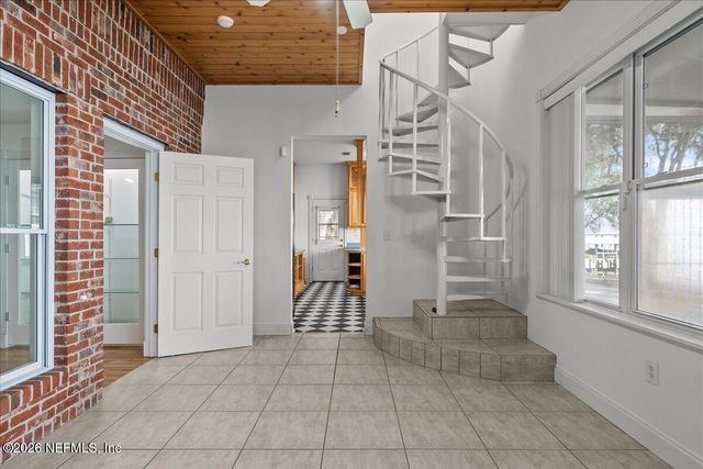 533 W RIVER Road, Palatka, FL 32177