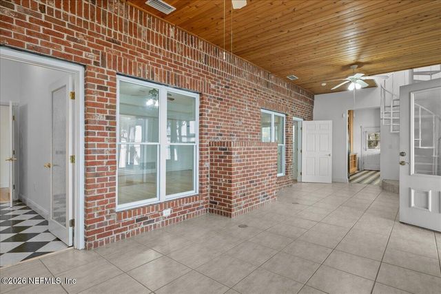 533 W RIVER Road, Palatka, FL 32177