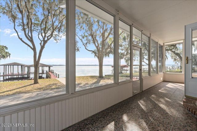 533 W RIVER Road, Palatka, FL 32177