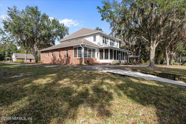 533 W RIVER Road, Palatka, FL 32177