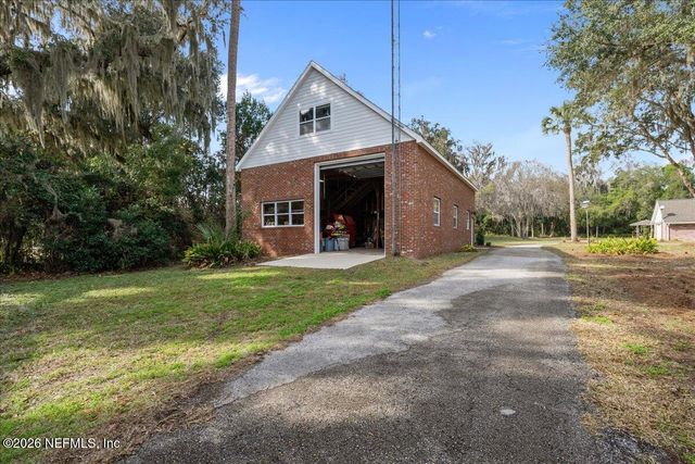 533 W RIVER Road, Palatka, FL 32177