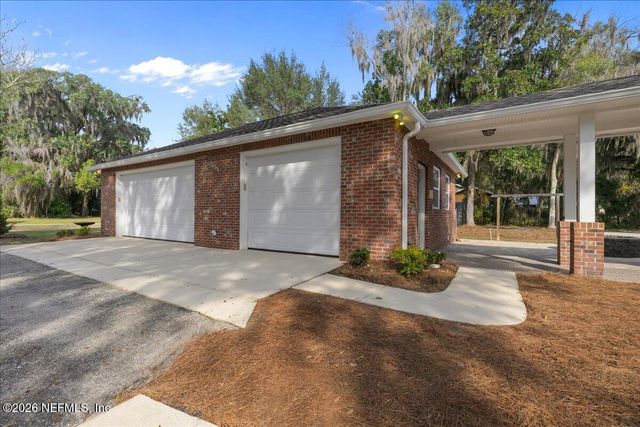 533 W RIVER Road, Palatka, FL 32177