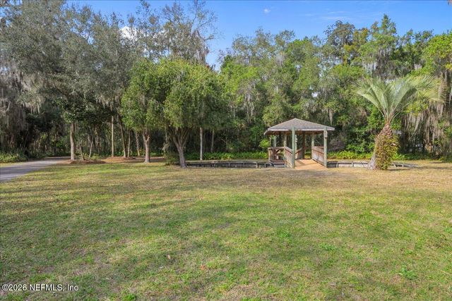 533 W RIVER Road, Palatka, FL 32177