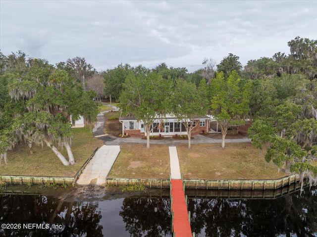 533 W RIVER Road, Palatka, FL 32177
