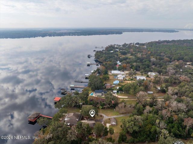 533 W RIVER Road, Palatka, FL 32177