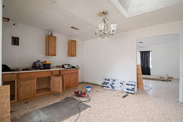 1402 Wood St, Big Spring, TX 79720