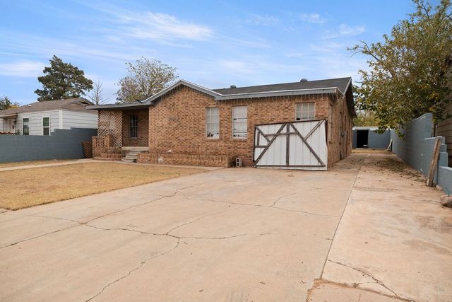 1402 Wood St, Big Spring, TX 79720