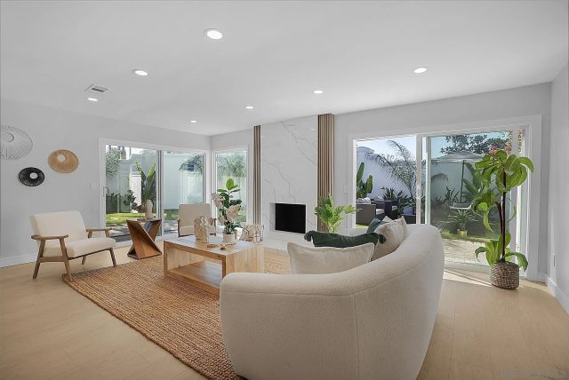 6 Bahama Bnd, Coronado, CA 92118