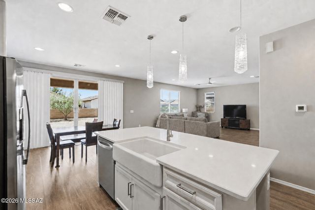 6668 E Via Arroyo Azul, Tucson, AZ 85756