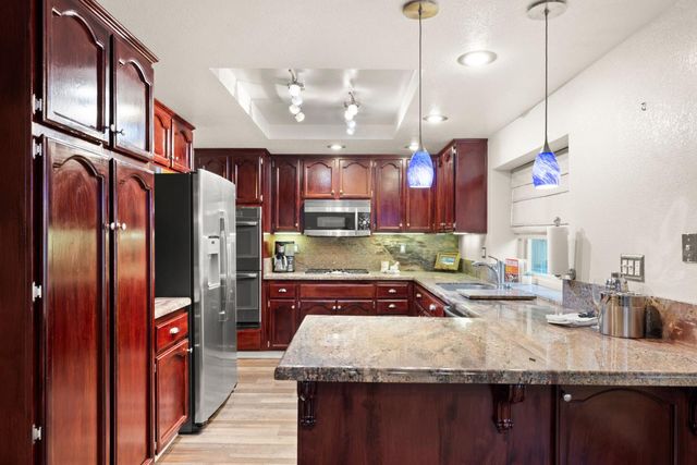 3159 Doroteo Way, Sacramento, CA 95833