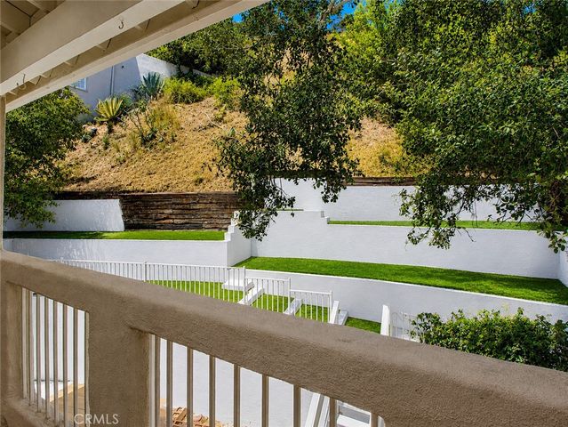2932 Ledgewood, Los Angeles, CA 90068