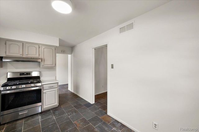 1000 Trailwood Path, Bloomfield Hills, MI 48301