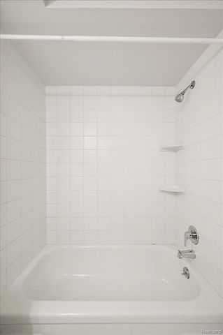 1000 Trailwood Path, Bloomfield Hills, MI 48301