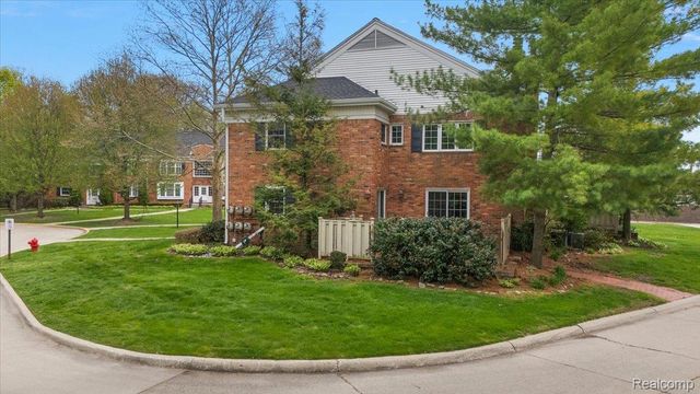 1000 Trailwood Path, Bloomfield Hills, MI 48301