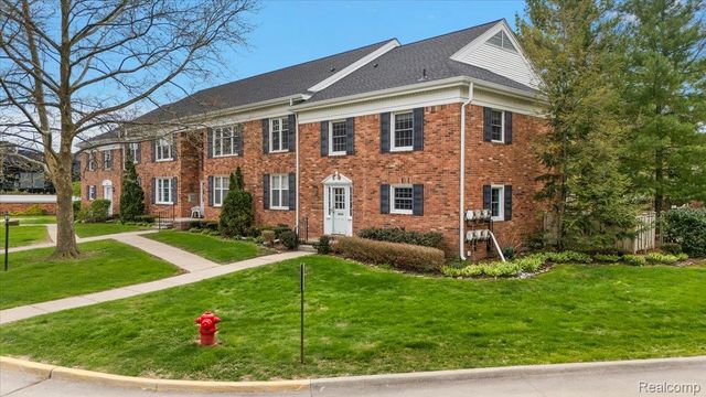 1000 Trailwood Path, Bloomfield Hills, MI 48301
