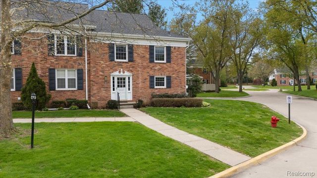 1000 Trailwood Path, Bloomfield Hills, MI 48301