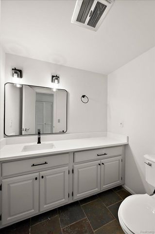 1000 Trailwood Path, Bloomfield Hills, MI 48301