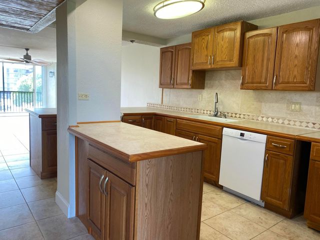 4 Royal Palm Way 308, Boca Raton, FL 33432