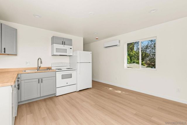 3552 47th St, San Diego, CA 92105