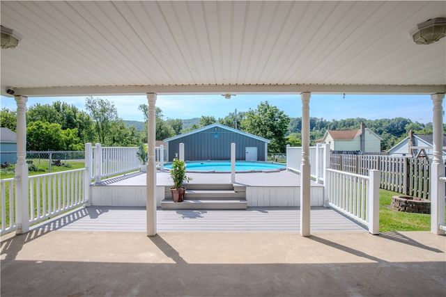 42 N Main St, Fairchance, PA 15436