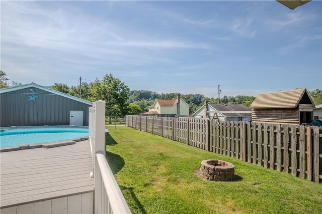 42 N Main St, Fairchance, PA 15436