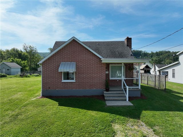 42 N Main St, Fairchance, PA 15436