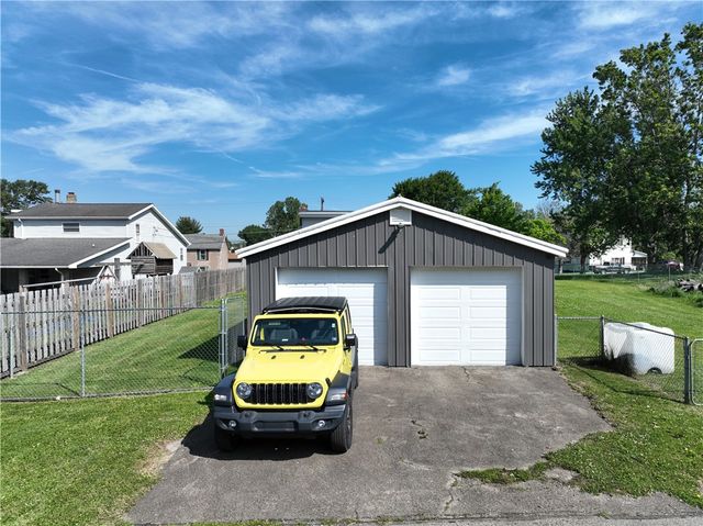 42 N Main St, Fairchance, PA 15436