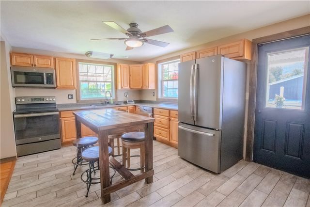 42 N Main St, Fairchance, PA 15436