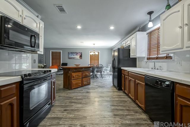 35825 Homer Graham Rd, Walker, LA 70785