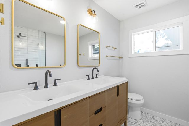 905 E 53rd ST, Austin, TX 78751