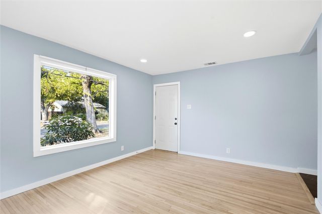 905 E 53rd ST, Austin, TX 78751
