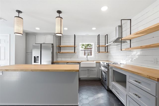 905 E 53rd ST, Austin, TX 78751