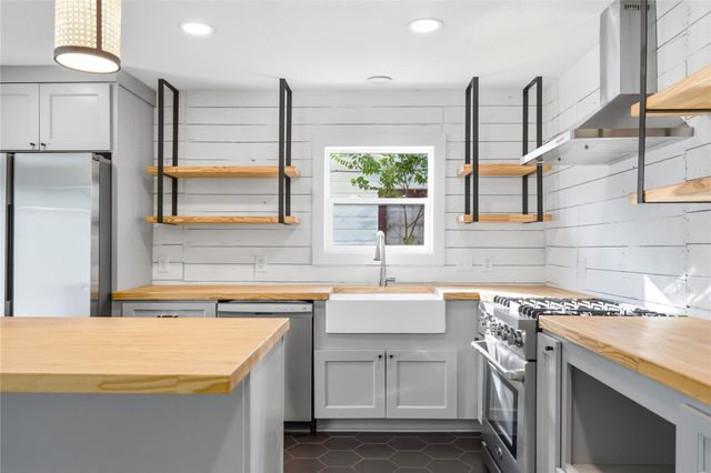 905 E 53rd ST, Austin, TX 78751