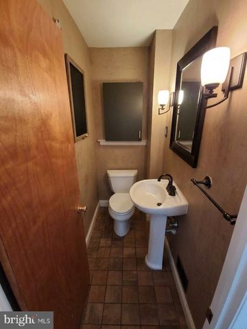 130 N WELLS AVE, Glenolden, PA 19036