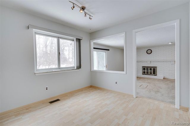 45900 Gainsborough Drive, Canton, MI 48187