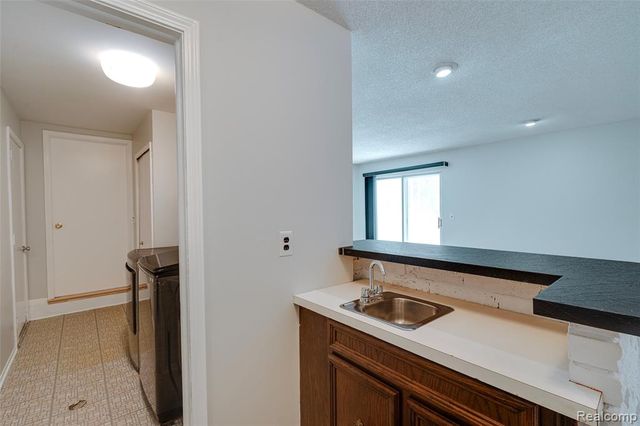 45900 Gainsborough Drive, Canton, MI 48187