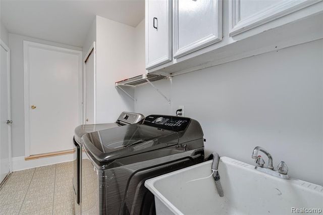 45900 Gainsborough Drive, Canton, MI 48187