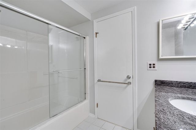 45900 Gainsborough Drive, Canton, MI 48187