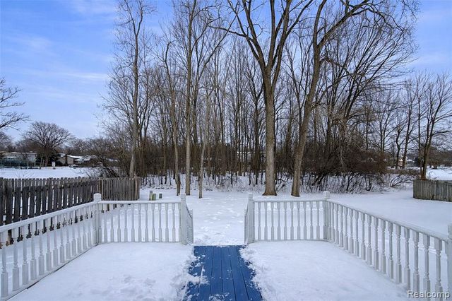 45900 Gainsborough Drive, Canton, MI 48187