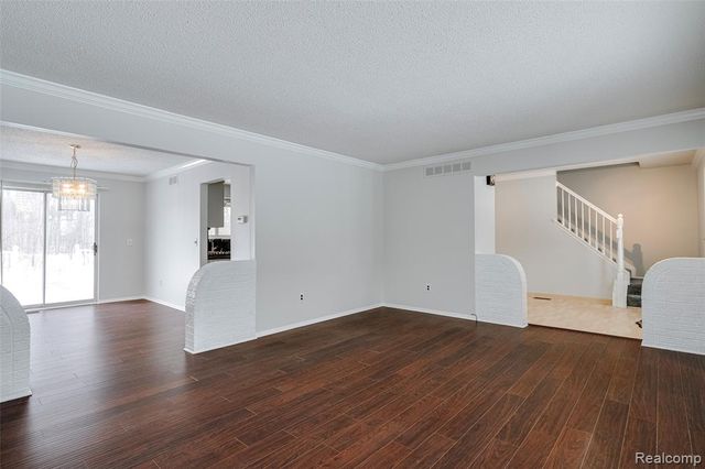 45900 Gainsborough Drive, Canton, MI 48187