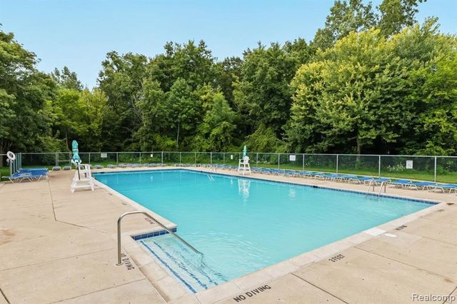 45900 Gainsborough Drive, Canton, MI 48187