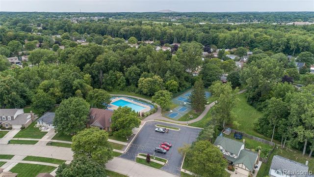 45900 Gainsborough Drive, Canton, MI 48187