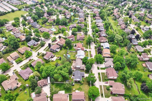 45900 Gainsborough Drive, Canton, MI 48187