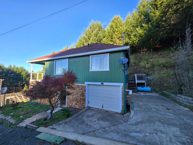 19 Haven Court, Shelter Cove, CA 95589