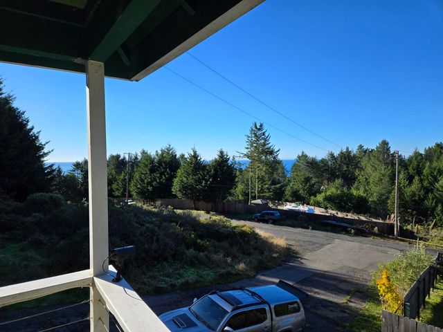 19 Haven Court, Shelter Cove, CA 95589