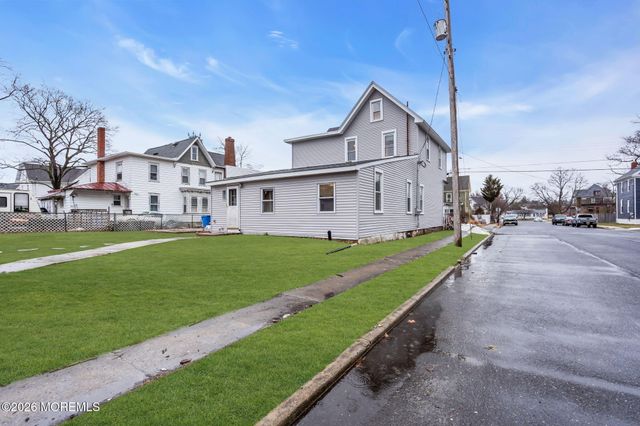 104 Maple Street, Clayton, NJ 08312