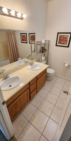 6654 E Liberty Avenue E, Fresno, CA 93727