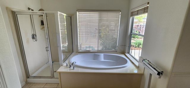 6654 E Liberty Avenue E, Fresno, CA 93727